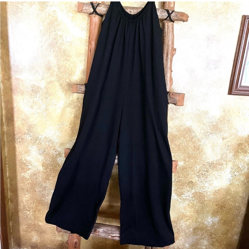 Wide Leg Jumpsuit NWOT*Black
Size S - Picture 3 of 4
